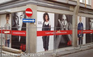 Viterbo - H&M - Le vetrine