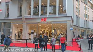 Viterbo - Inaugurazione del negozio di H&m