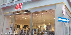 Viterbo - Inaugurazione del negozio di H&M