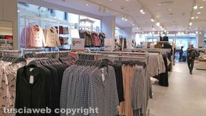 Viterbo - Inaugurazione del negozio di H&m