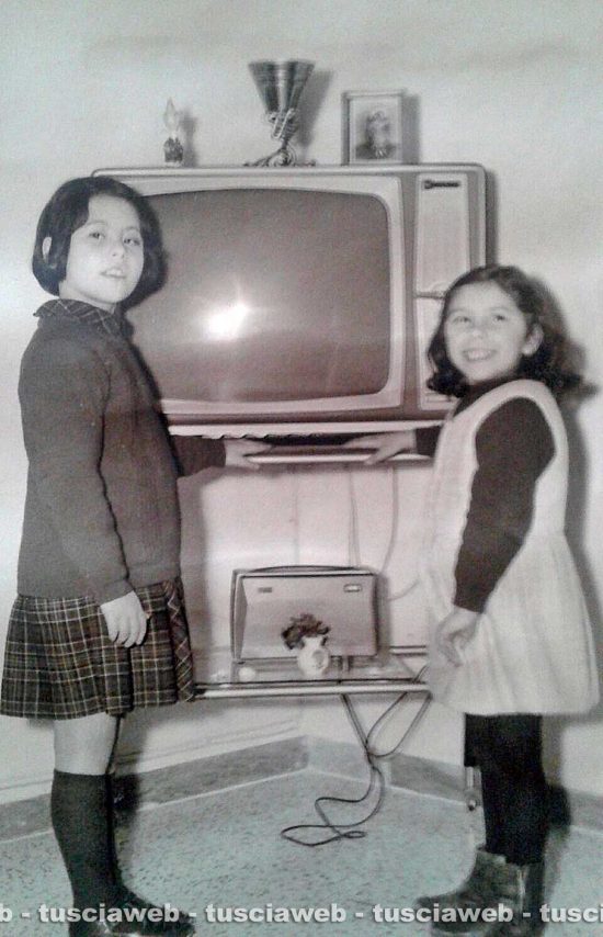 Viterbo - Come eravamo - Prima tv in bianco e nero in casa Mazzi
