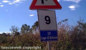Le buche sulla Provinciale lago di Bolsena