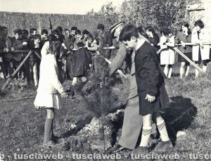 Come eravamo - La guardia forestale Piferi a Tarquinia - Festa degli alberi