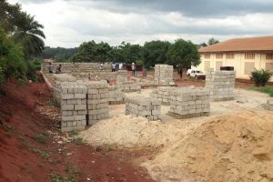 Il cantiere della scuola in Camerun