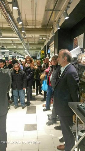 Mozzarella di bufala campana Dop Libera terra alla Coop di Roma Laurentino