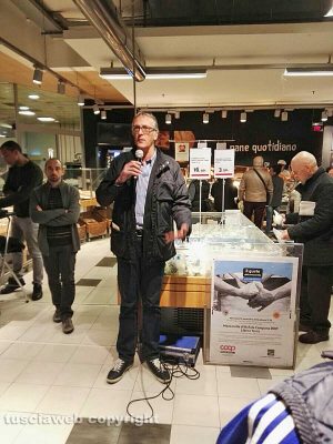 Mozzarella di bufala campana Dop Libera terra alla Coop di Roma Laurentino