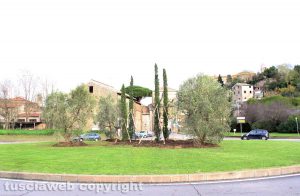 Viterbo . La rotatoria fuori valle Faul