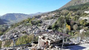 Terremoto - Pescara del Tronto rasa al suolo