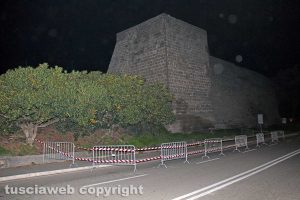 Viterbo - Il tratto di strada transennato a viale Raniero Capocci