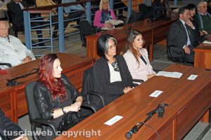 Monica Pesaresi, moglie dell'avvocato Carlo Alfonso, e le figlie Alessia e Adriana