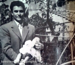Mario Mazzi con la piccola Maria Antonietta