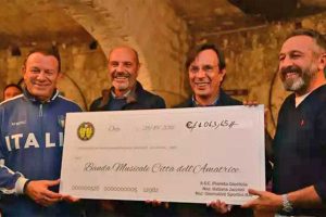 Sport - Calcio - L'assegno di "Diritti in campo"