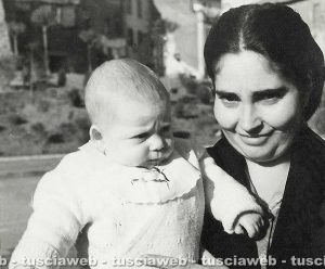 Viterbo - Come eravamo 1954 - Cesare Scorsi con la madre Mafalda