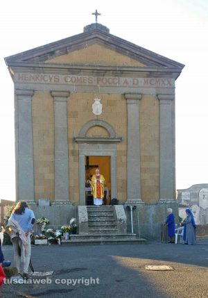 Tuscania - Celebrazione di Ognissanti officiata dal vescovo Lino Fumagalli