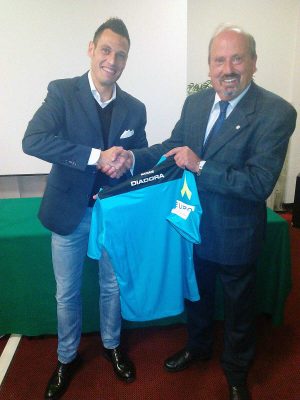 Mariani dona a Gasbarri la sua maglia