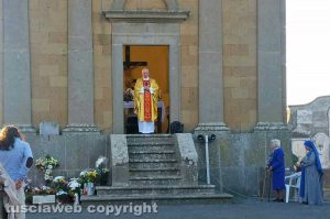 Tuscania - Celebrazione di Ognissanti officiata dal vescovo Lino Fumagalli