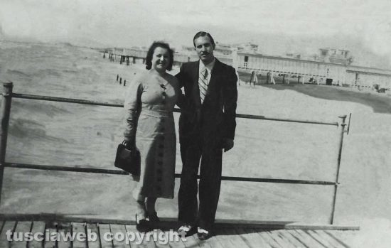 Ostia - Come eravamo 1935 - Zio Carlo e zia Maria in viaggio di nozze