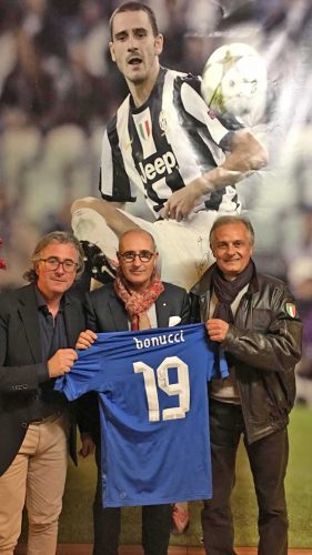 Donata la maglietta di Bonucci 