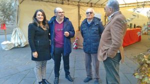 Vetralla - Carlo Postiglioni e il sindaco Ceppari alla festa dell'olio