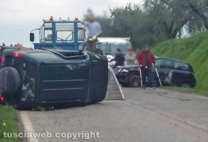 Fabrica di Roma - Scontro fra auto sulla Sp27 Faleriense
