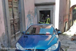 Viterbo - Casa in fiamme a via Faul