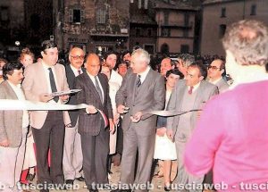 Viterbo - Come eravamo 1984 - L'inaugurazione di via Cairoli dopo i lavori