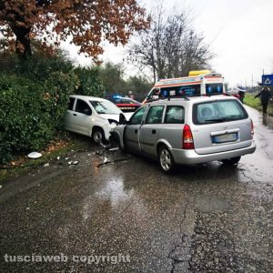 Civita Castellana - Carambola tra auto in via Falerina