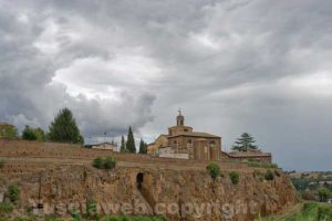 Civita Castellana - Vista sul duomo dei Cosamti
