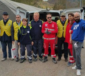 Lions club Tarquinia - Consegna viveri alla comunita di Visso
