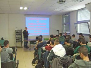 Viterbo - Una lezione all'istituto Da Vinci