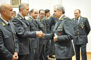 Viterbo - Guardia di finanza - Il generale di divisione Bruno Buratti in visita