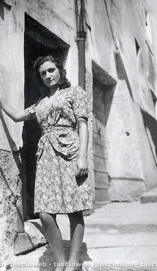 Viterbo - Come eravamo 1940 - Giselda Segatori in via Scacciaricci