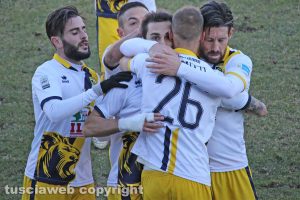 Sport - Calcio - Viterbese - L'esultanza di Celiento