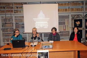 Viterbo - Duomo - La presentazione del fonte battesimale di Francesco d'Ancona restaurato dagli studenti Unitus