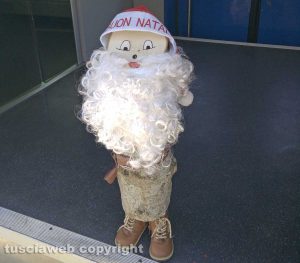 Viterbo - Babbo natale artigianale di Marcello Carrer