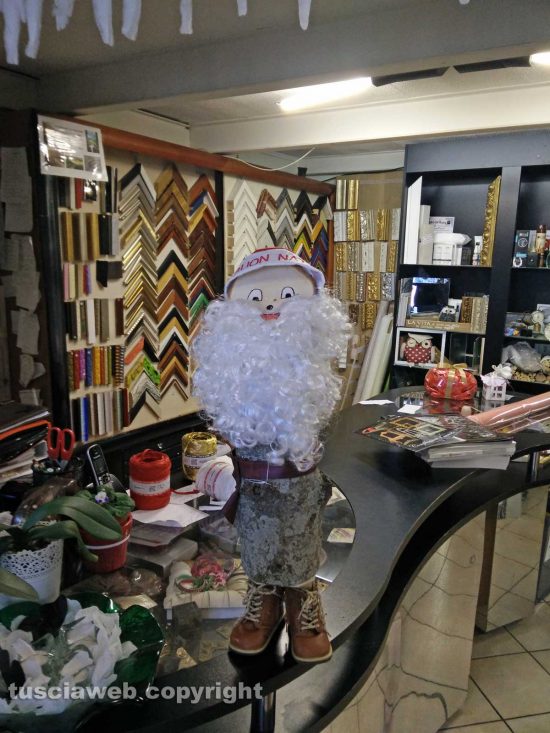 Viterbo - Babbo natale artigianale di Marcello Carrer