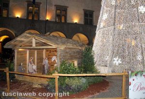 Viterbo - Il presepe a piazza del Comune