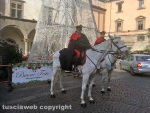 Viterbo - Carabinieri a cavallo per i controlli