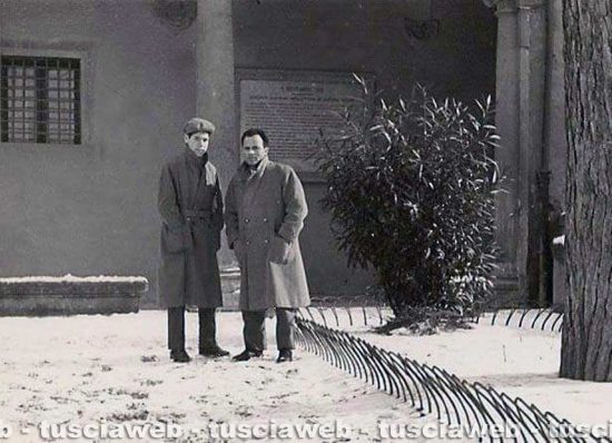Viterbo - 1956 - Ugo Pastori e Armando Pepe nel giardinetti del comune 