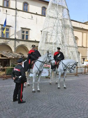 Viterbo - Carabinieri a cavallo per i controlli