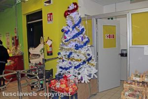 Viterbo - Al Todis è arrivato Babbo Natale