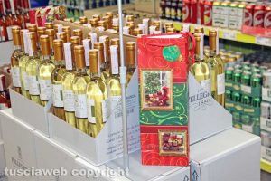 Viterbo - Al Todis è arrivato Babbo Natale