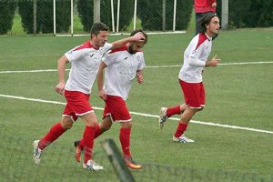 Sport - Calcio - Monterosi - I biancorossi esultano dopo il gol