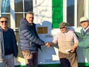 Un modulo abitativo arredato a una famiglia di allevatori