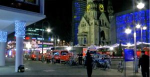 Berlino - Camion sulla folla ai mercatini di Natale