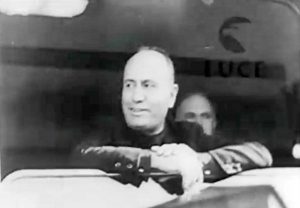 Mussolini all'inaugurazione della Roma Nord nel 1932