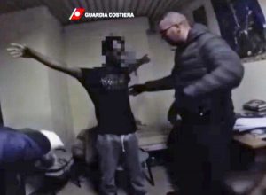 Guardia costiera - Traffico migranti - Arresti tra Roma e Viterbo
