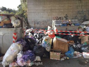 Viterbo - La discarica a cielo aperto in strada Castiglione