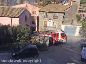 Viterbo - Casa in fiamme a via Faul