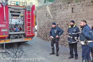 Viterbo - Casa in fiamme a via Faul
